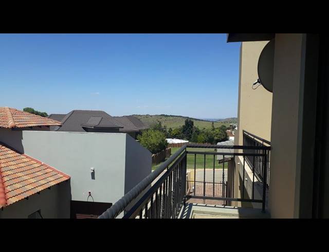 5 BEDROOM HOUSE FOR SALE IN PROTEA RIDGE